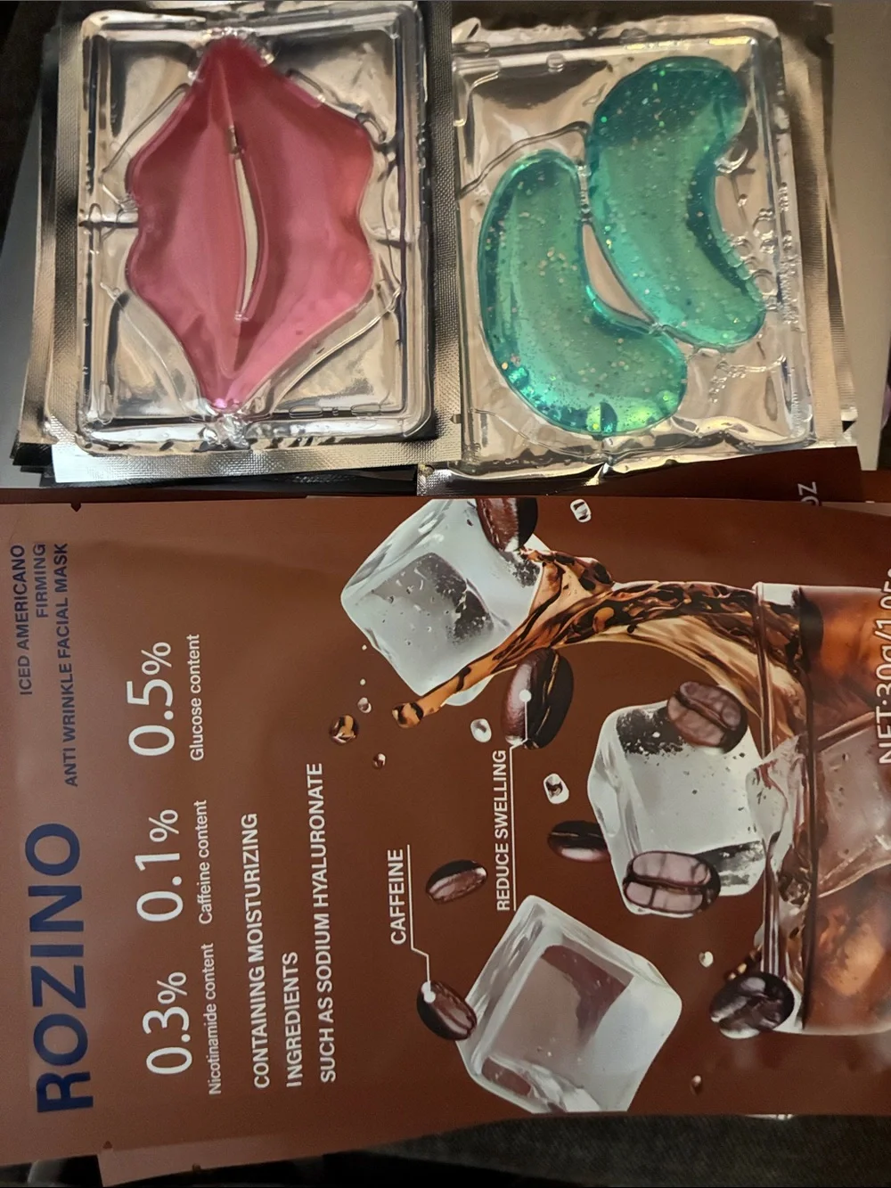 21 count mix of mask!!! Face mask and Gel Patches - Pink Lips + Eye patches